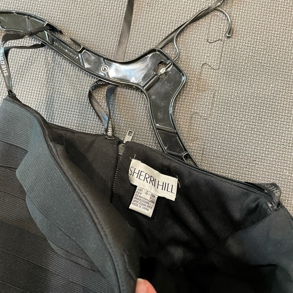 Evening dress. - Picture 4 of 5